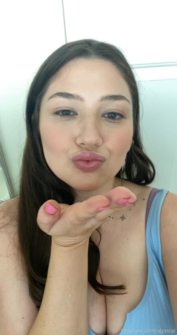 Photo by alyxstar published on August 8,2023 23:20:33 - BestThots