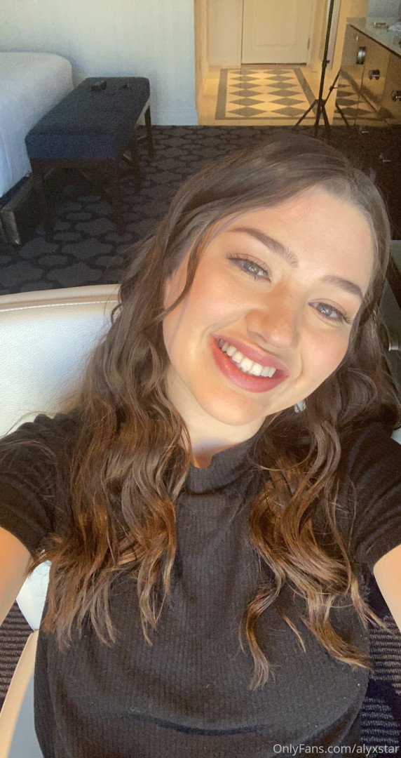 Photo by alyxstar published on August 8,2023 23:26:05 - BestThots