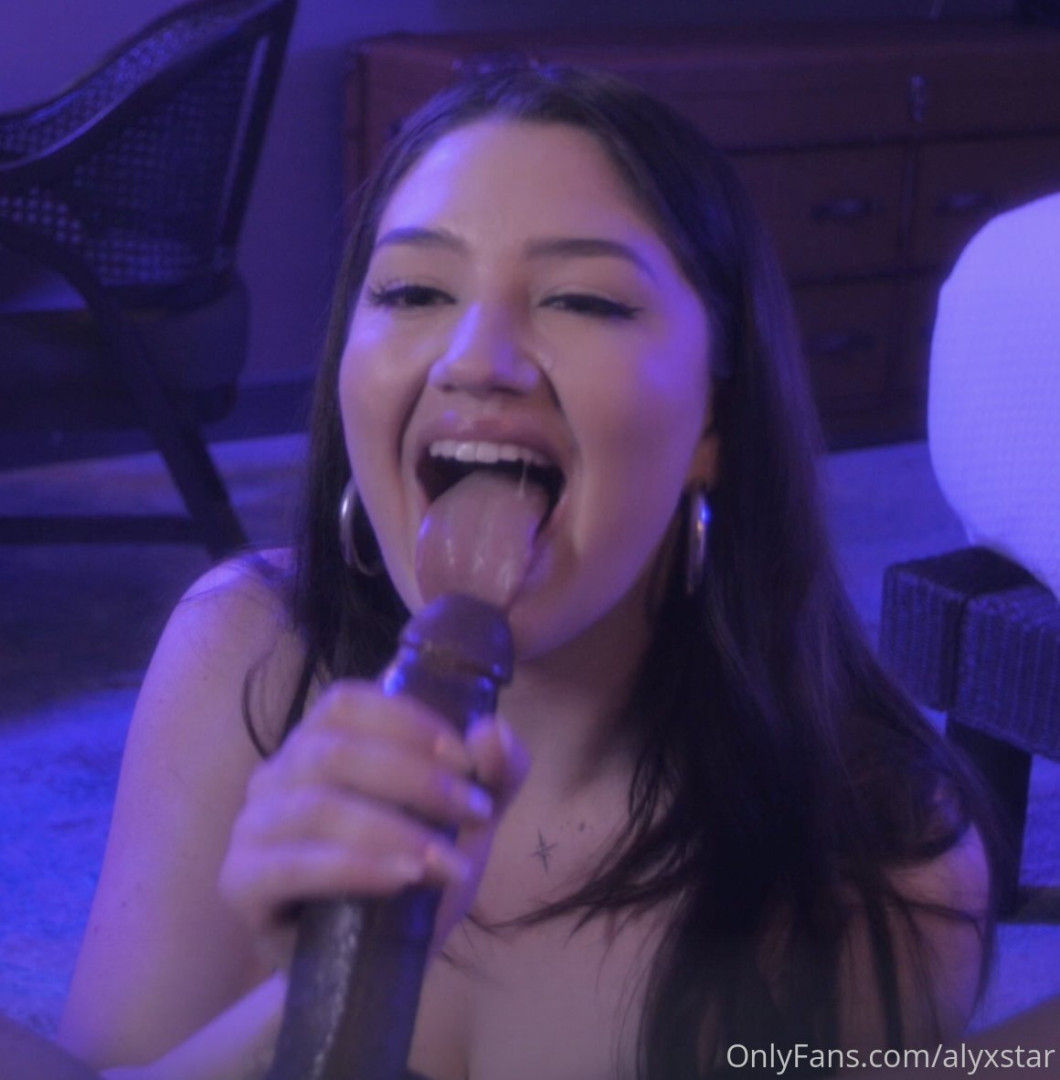 Photo by alyxstar published on August 8,2023 23:30:30 - BestThots