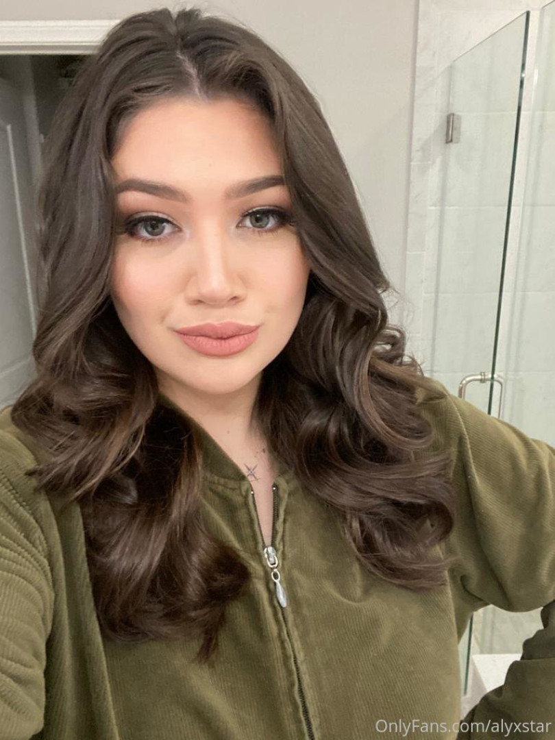 Photo by alyxstar published on August 8,2023 23:31:22 - BestThots