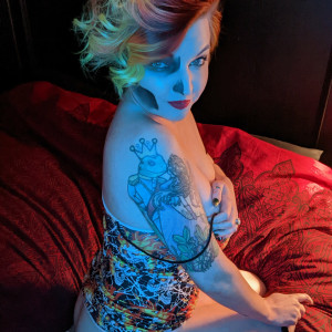 commandingcoquette #876534