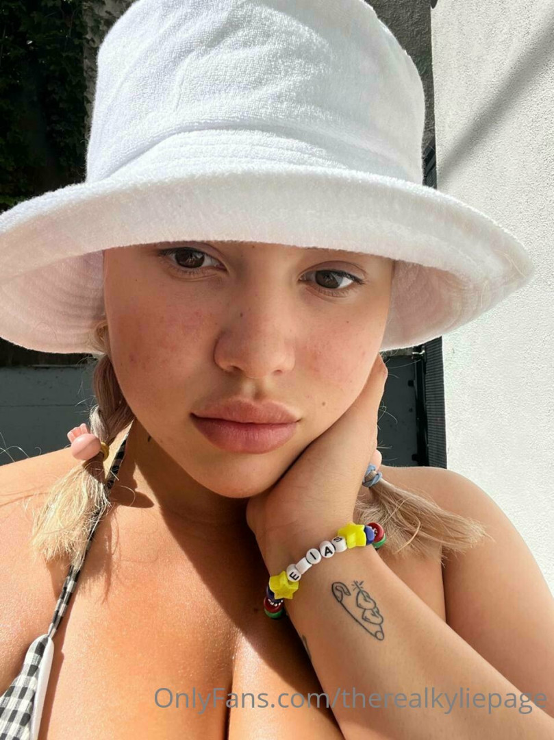 Photo by therealkyliepage published on August 2,2023 18:32:06 - BestThots