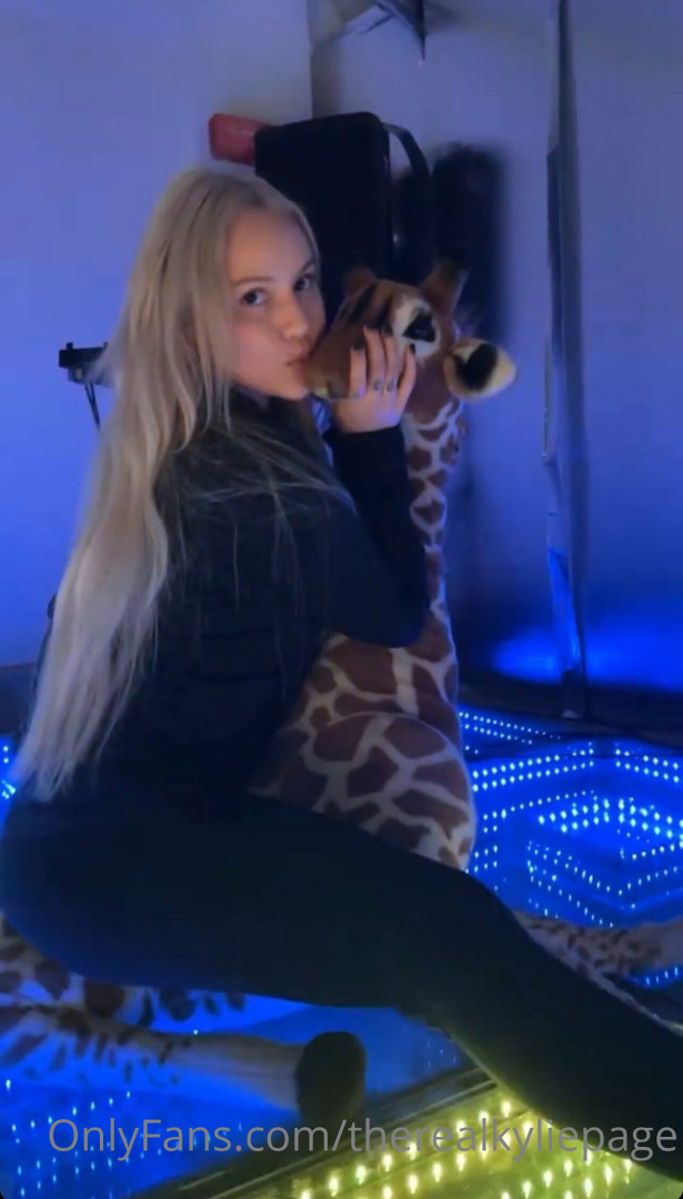 Photo by therealkyliepage published on August 2,2023 18:32:22 - BestThots