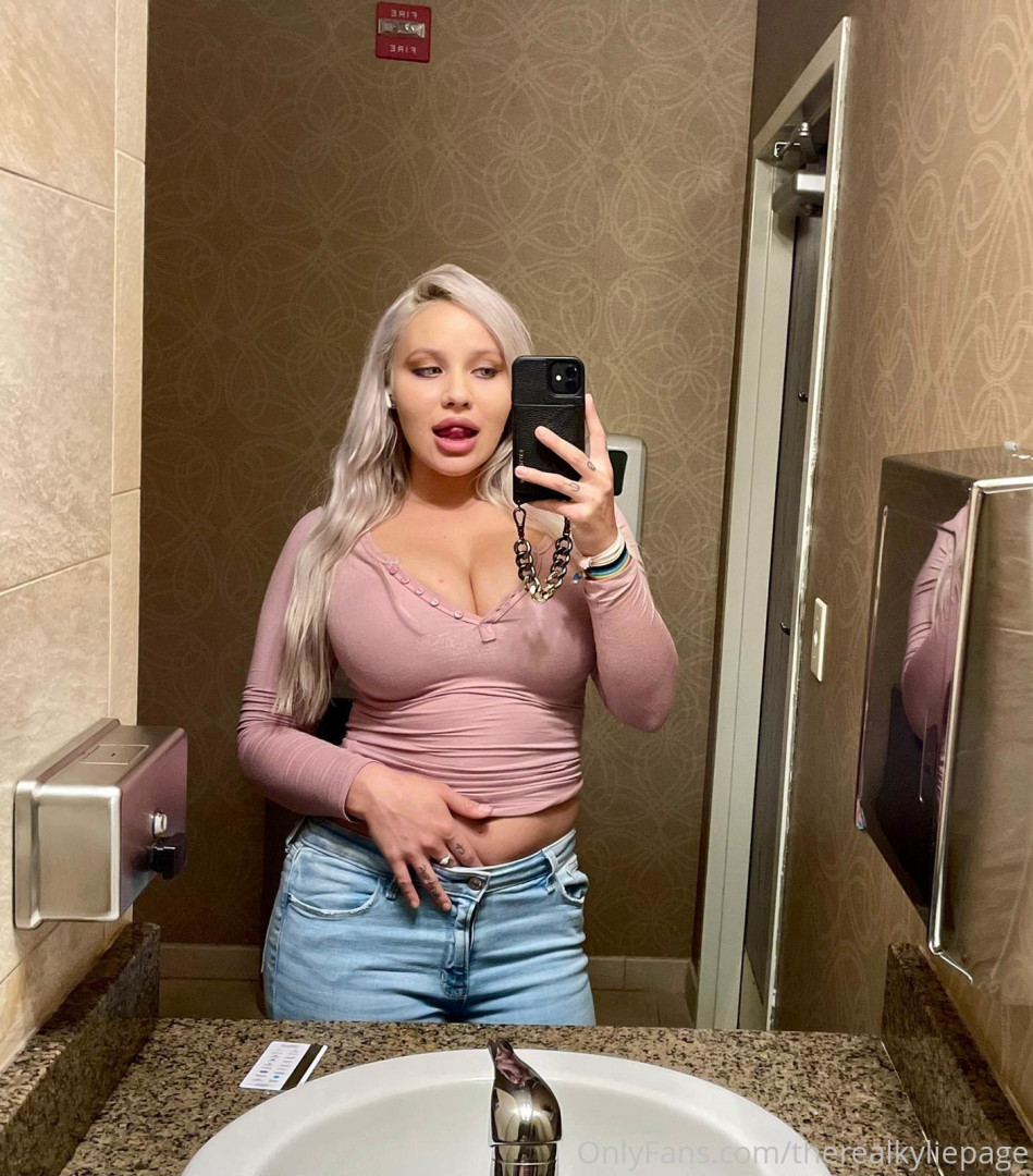 Photo by therealkyliepage published on August 2,2023 18:33:23 - BestThots