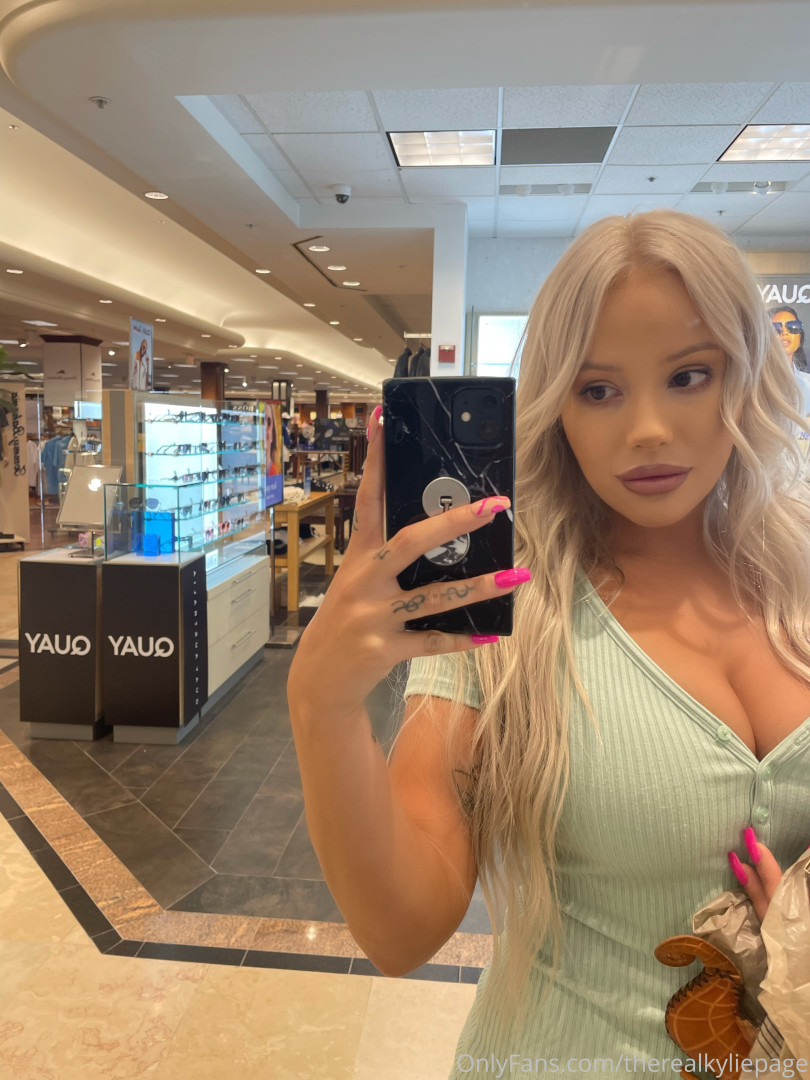 Photo by therealkyliepage published on August 2,2023 18:34:27 - BestThots