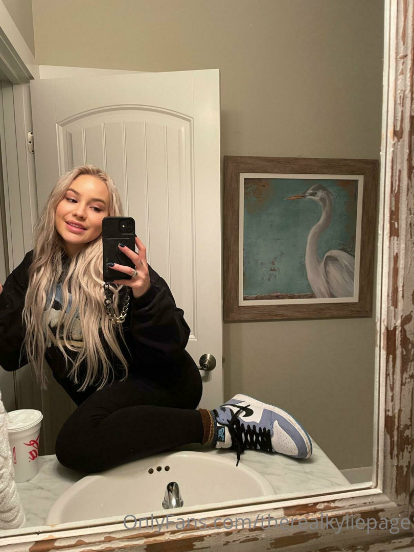 Photo by therealkyliepage published on August 2,2023 18:36:44 - BestThots