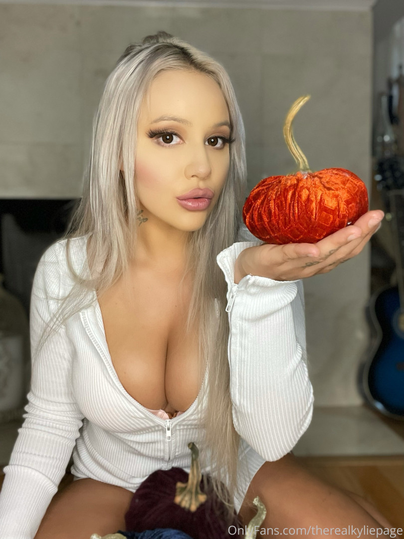 Photo by therealkyliepage published on August 2,2023 18:38:52 - BestThots