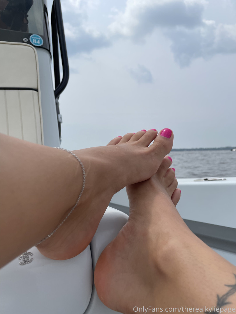 Photo by therealkyliepage published on August 2,2023 18:40:56 - BestThots