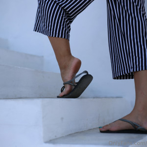 eurasian_feet #9340758