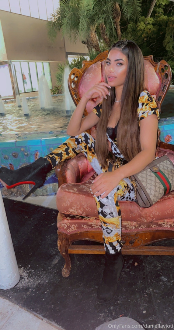 Photo by daniellavioti published on June 20,2023 08:54:17 - BestThots