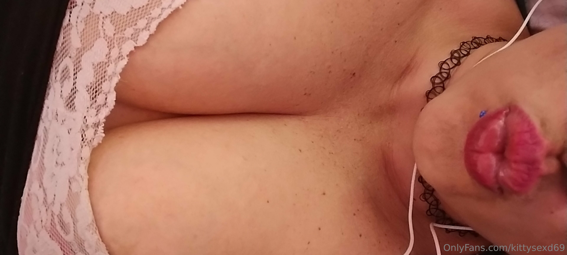 Photo by kittysexd69 published on October 11,2023 03:31:42 - BestThots