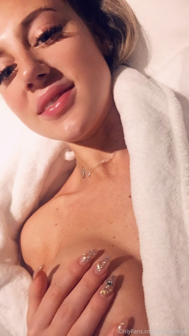 Photo by sophiagrace_ published on May 17,2023 18:51:57 - BestThots