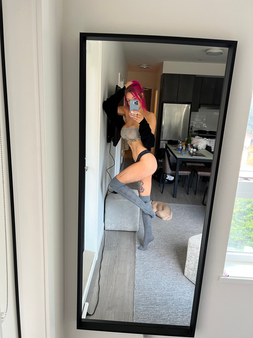 Photo by xsofiasunshine published on October 16,2023 23:25:16 - BestThots