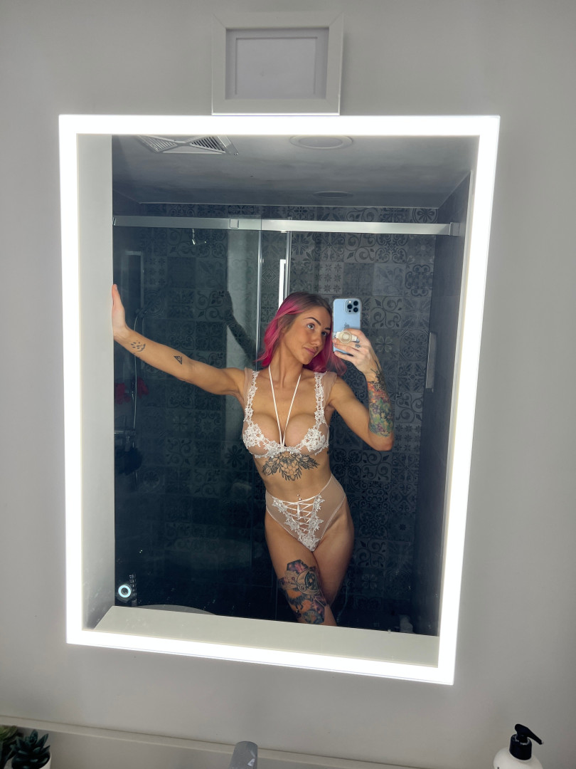 Photo by xsofiasunshine published on October 17,2023 00:43:10 - BestThots