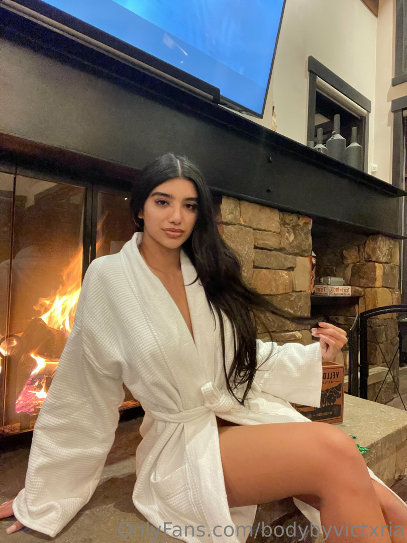 Photo by bodybyvictxria published on October 17,2023 06:16:04 - BestThots