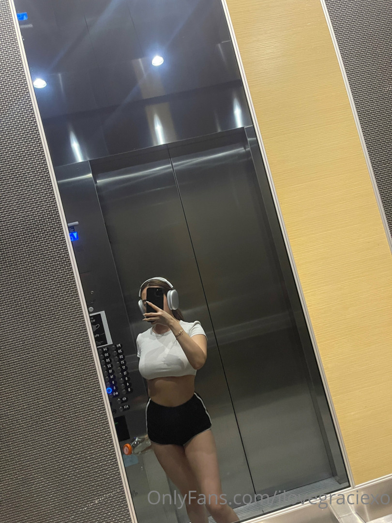 Photo by ilovegraciexo published on October 16,2023 21:20:40 - BestThots