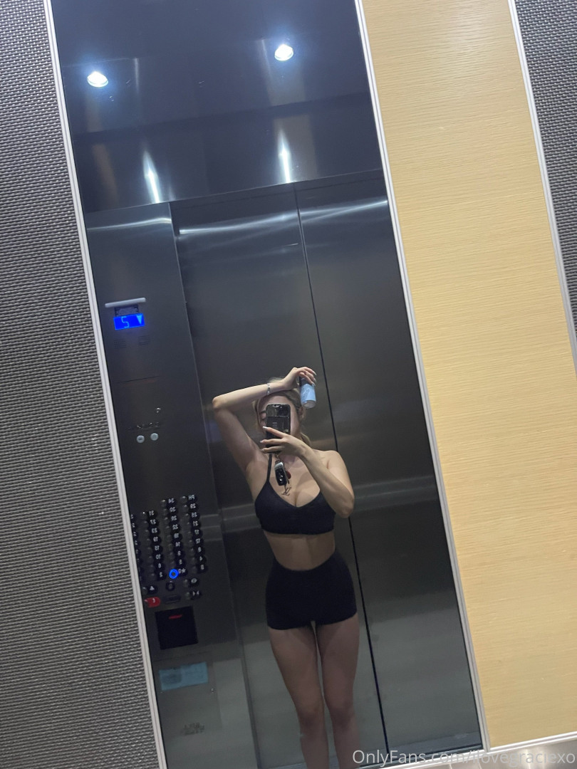 Photo by ilovegraciexo published on October 16,2023 21:59:47 - BestThots