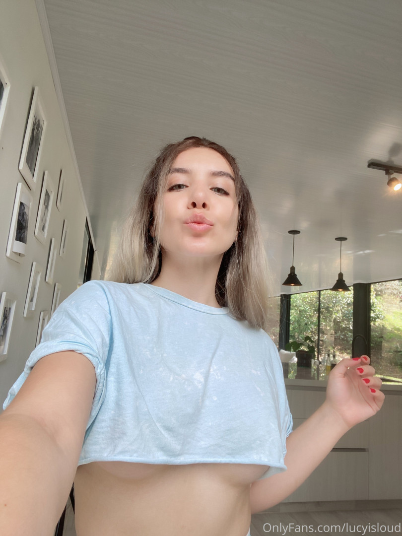 Photo by lucyisloud published on October 16,2023 05:08:42 - BestThots