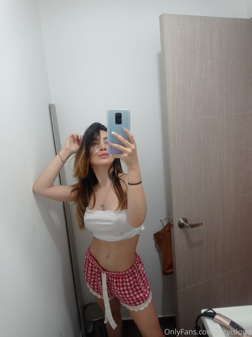Photo by lucyisloud published on October 16,2023 05:25:19 - BestThots
