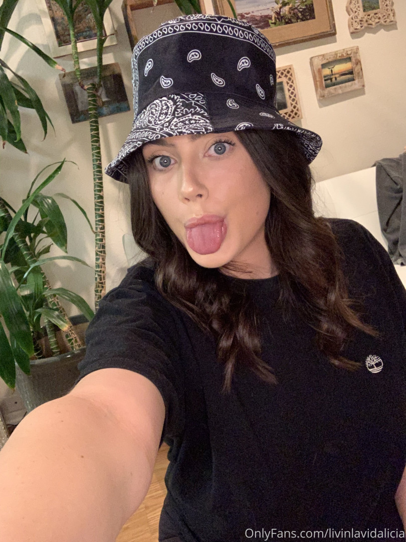 Photo by aliciashottakes published on May 31,2023 16:14:21 - BestThots