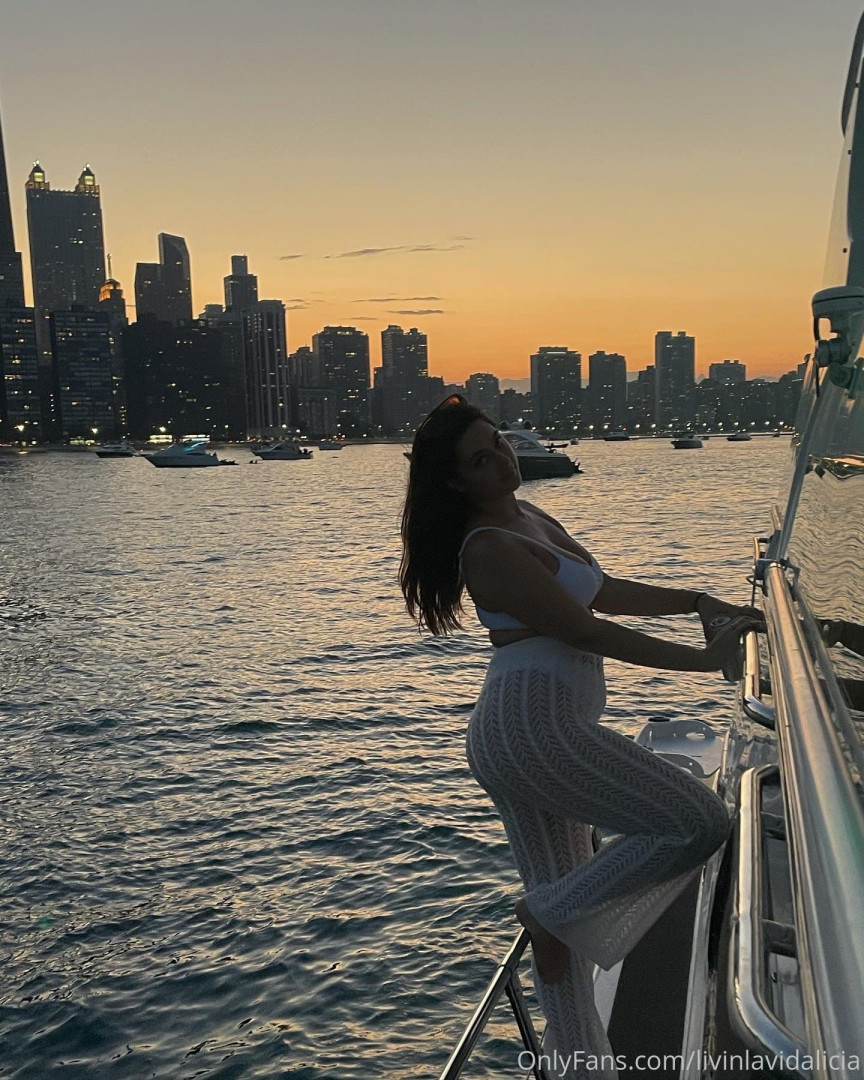 Photo by aliciashottakes published on May 31,2023 16:14:56 - BestThots