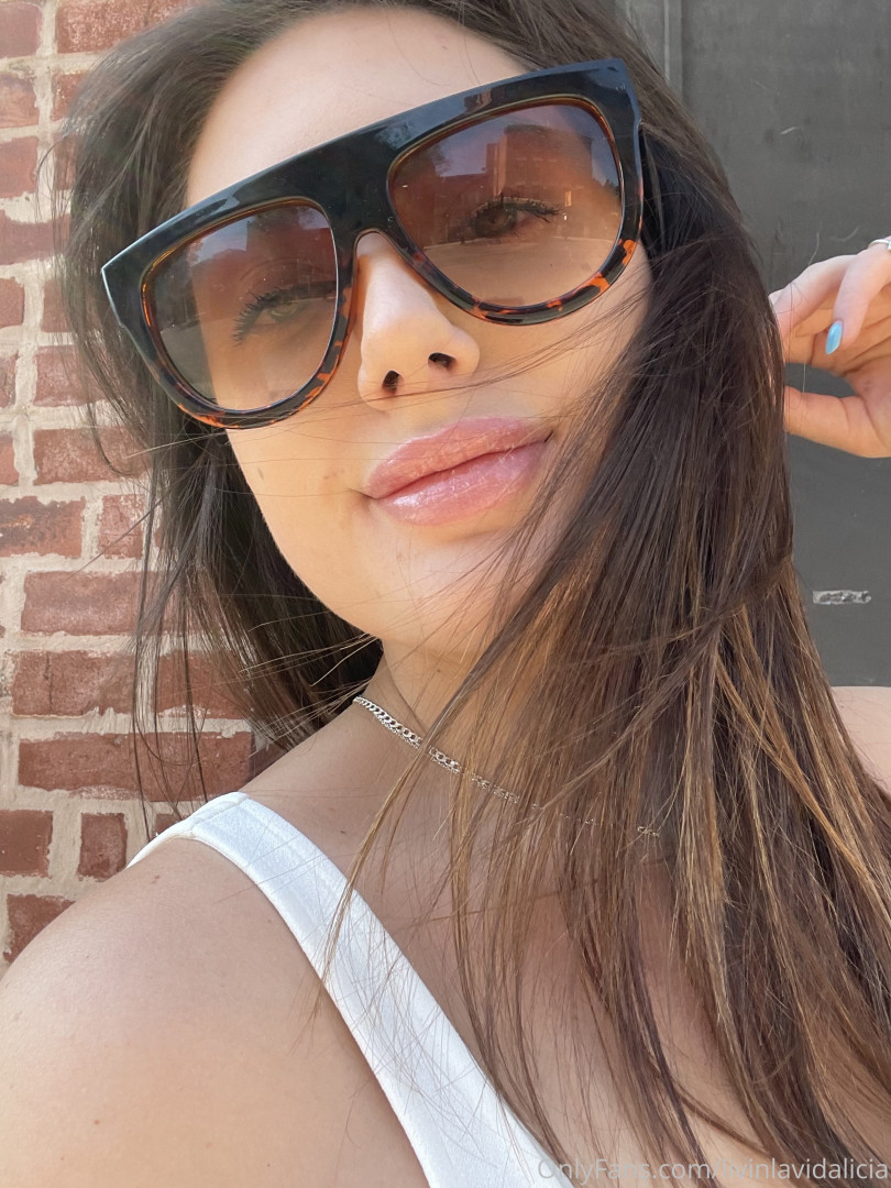 Photo by aliciashottakes published on May 31,2023 16:15:28 - BestThots