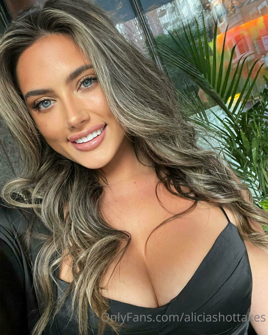 Photo by aliciashottakes published on May 31,2023 16:15:33 - BestThots