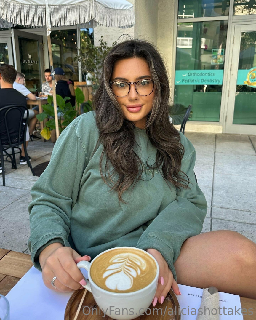 Photo by aliciashottakes published on May 31,2023 16:16:03 - BestThots