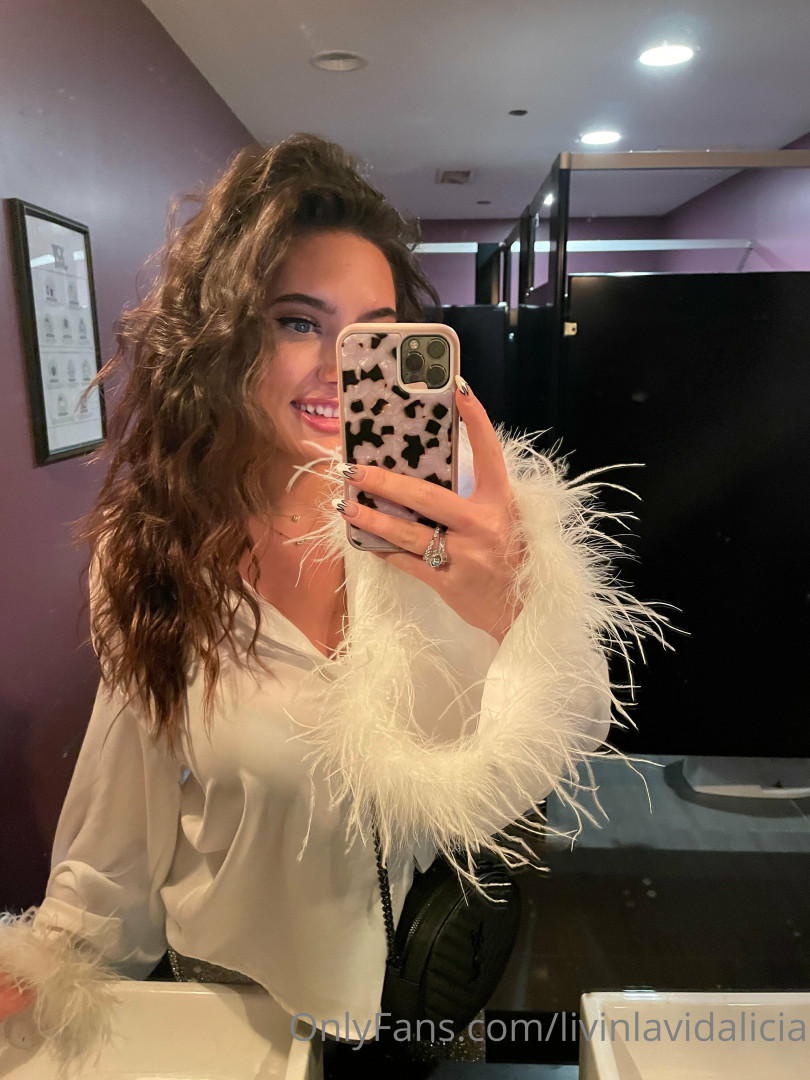 Photo by aliciashottakes published on May 31,2023 16:16:11 - BestThots