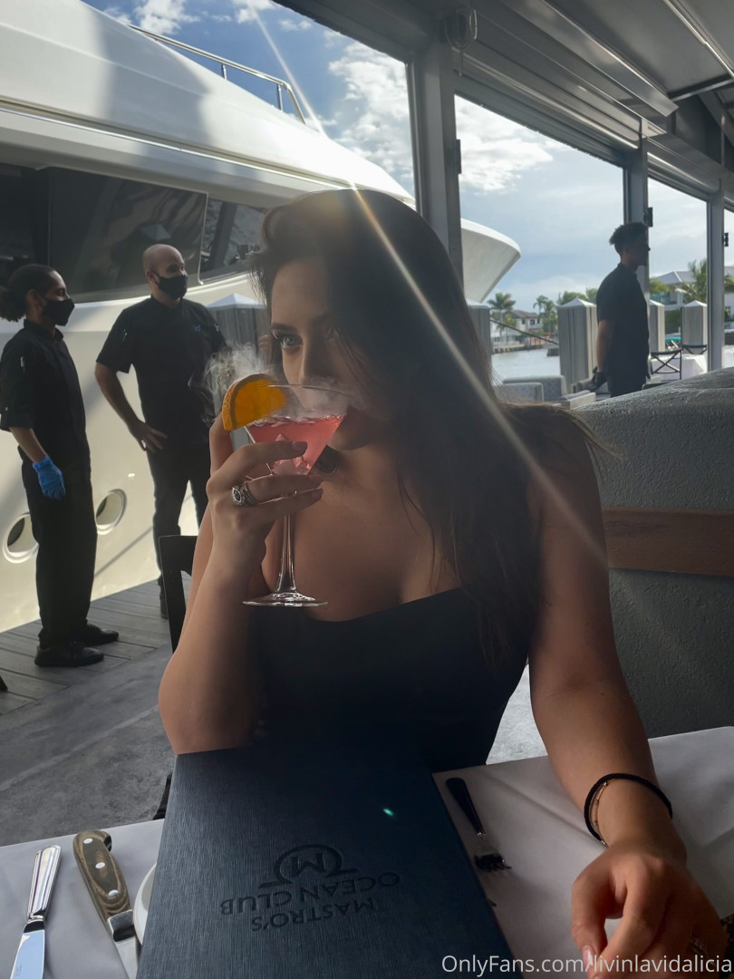 Photo by aliciashottakes published on May 31,2023 16:16:38 - BestThots