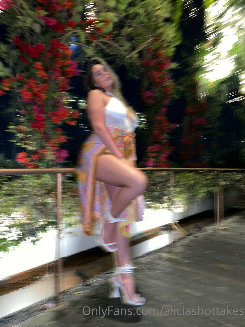 Photo by aliciashottakes published on May 31,2023 16:16:43 - BestThots