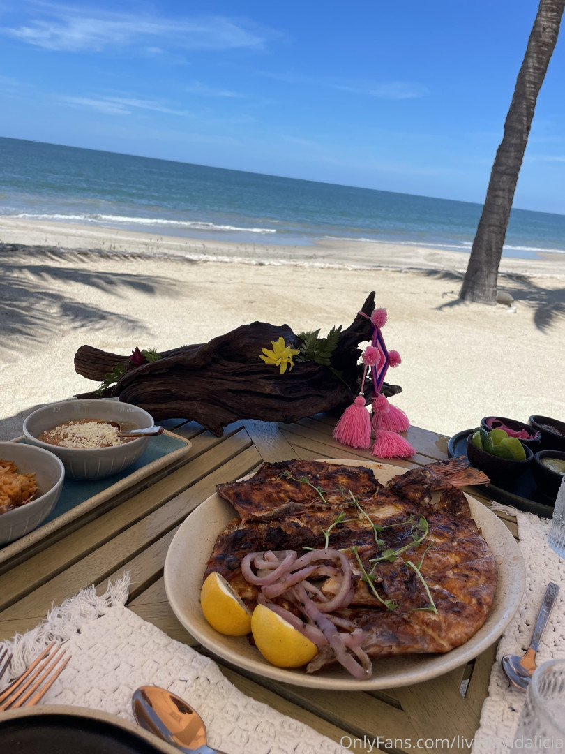 Photo by aliciashottakes published on May 31,2023 16:16:47 - BestThots