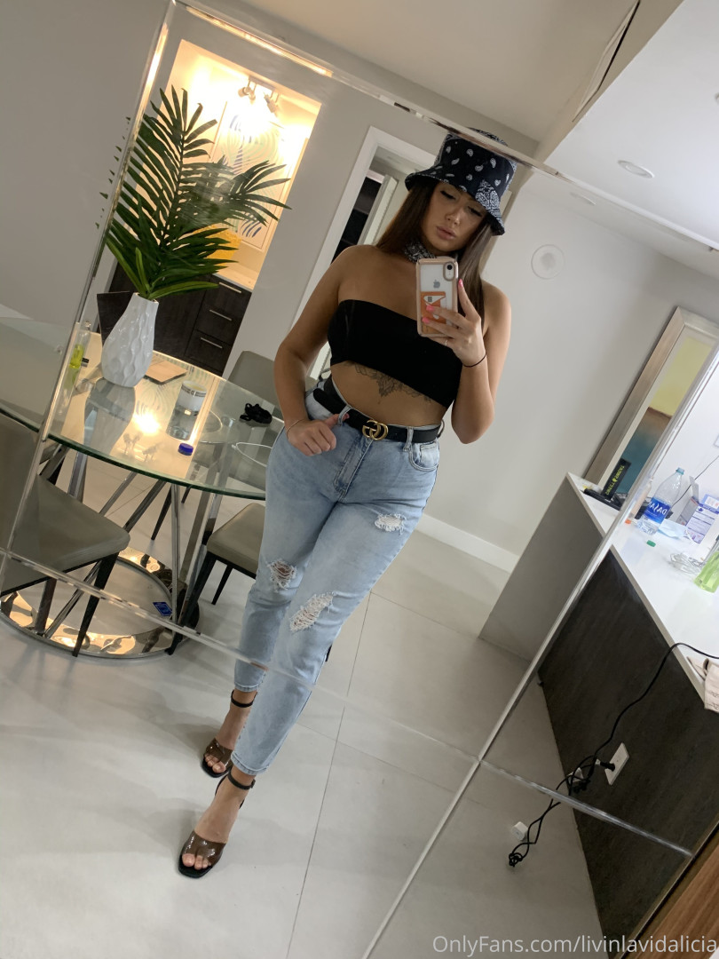 Photo by aliciashottakes published on May 31,2023 16:17:45 - BestThots