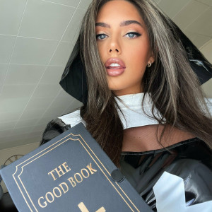 aliciashottakes #8346653