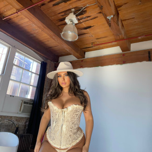 aliciashottakes #8346655