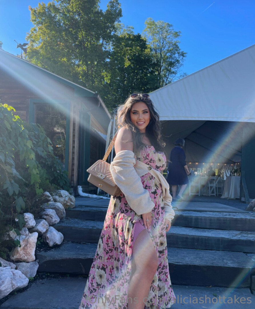 Photo by aliciashottakes published on November 19,2023 20:15:27 - BestThots