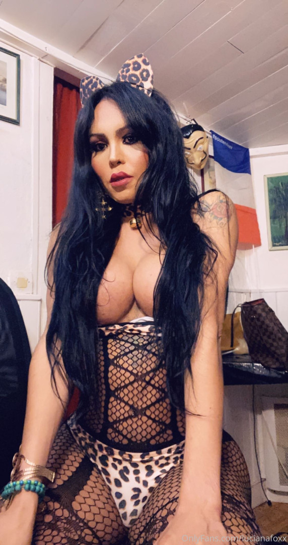 Photo by lucianafoxx published on October 15,2023 00:23:45 - BestThots