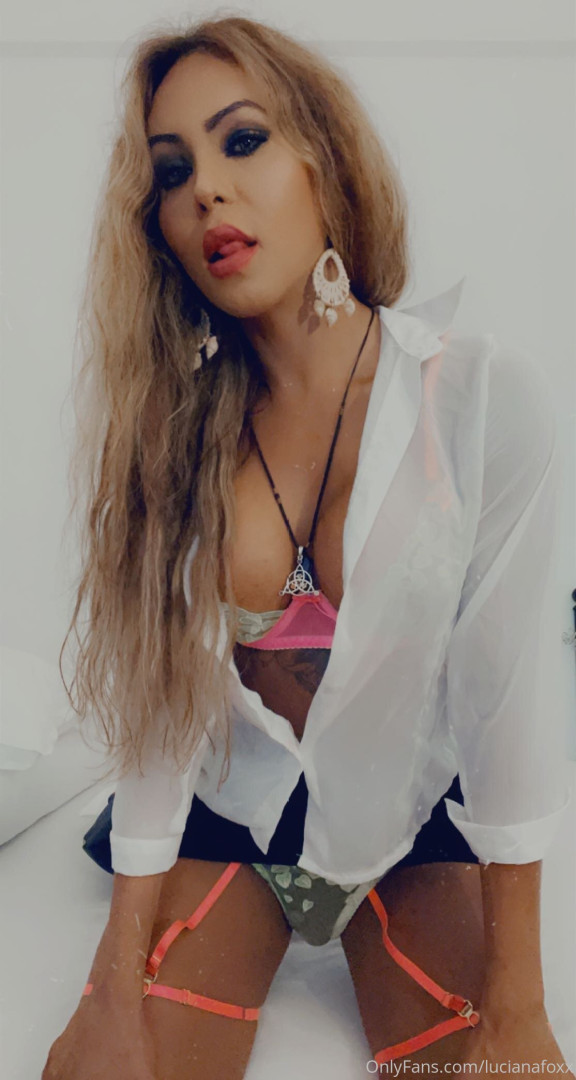 Photo by lucianafoxx published on October 15,2023 04:28:16 - BestThots