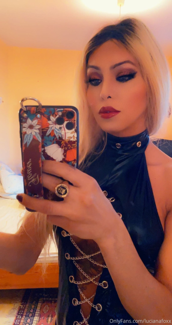 Photo by lucianafoxx published on October 15,2023 05:48:39 - BestThots