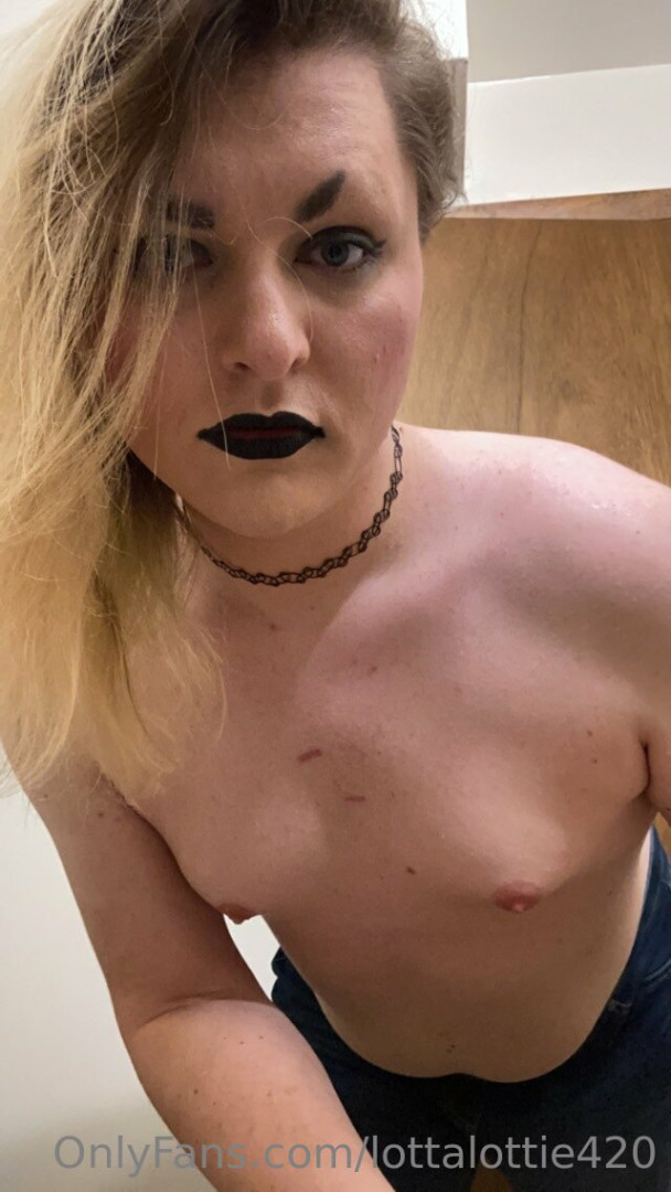 Photo by lottalottie420 published on October 14,2023 06:02:50 - BestThots