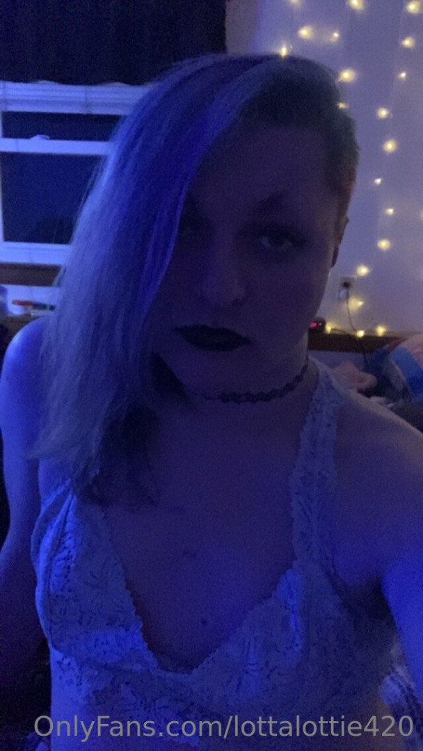 Photo by lottalottie420 published on October 14,2023 06:24:09 - BestThots