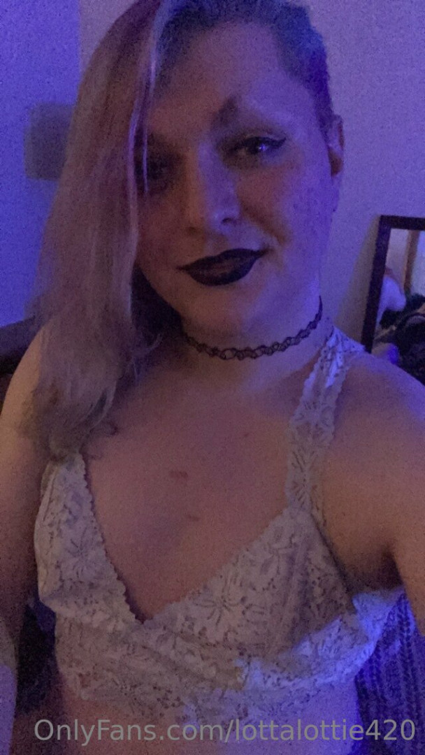 Photo by lottalottie420 published on October 14,2023 06:56:48 - BestThots