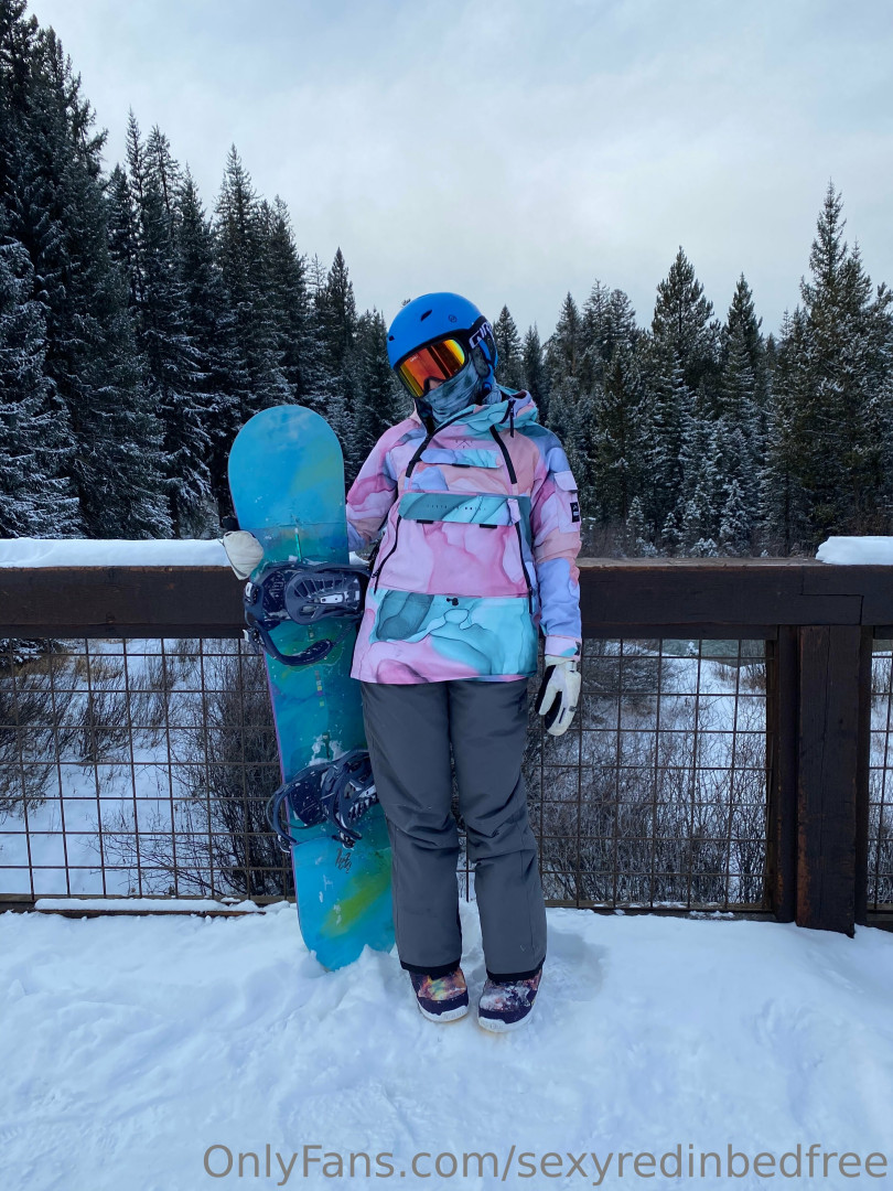 Photo by sexyredinbedfree published on October 16,2023 13:10:14 - BestThots