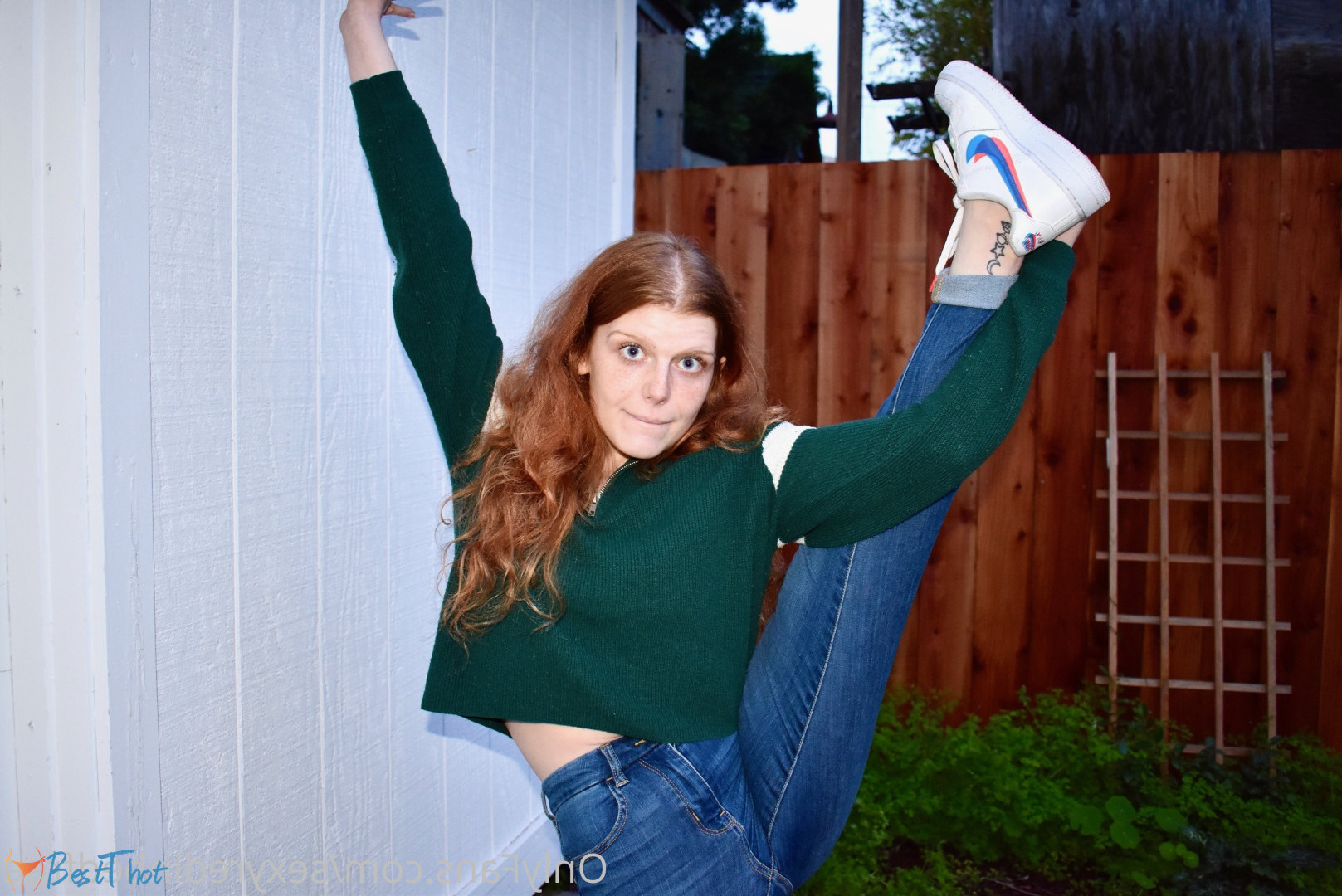 Photo by sexyredinbedfree published on December 22,2024 14:10:37 - BestThots