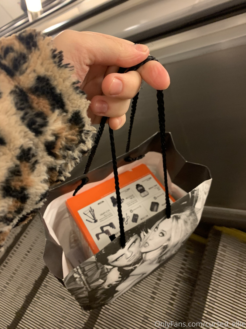 Photo by cursed_ellie published on January 11,2024 22:43:34 - BestThots