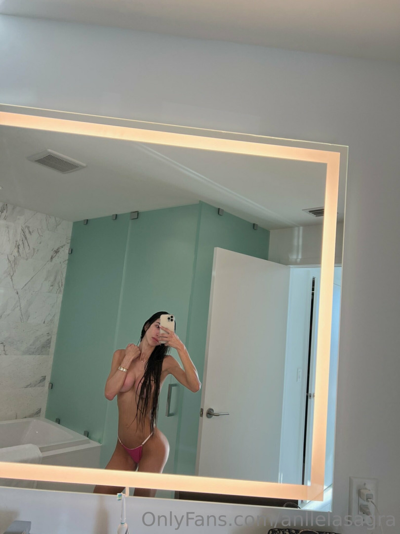 Photo by anllelasagra published on October 17,2023 00:59:13 - BestThots