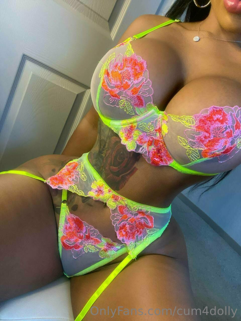 Photo by cum4dolly published on October 14,2023 21:03:21 - BestThots