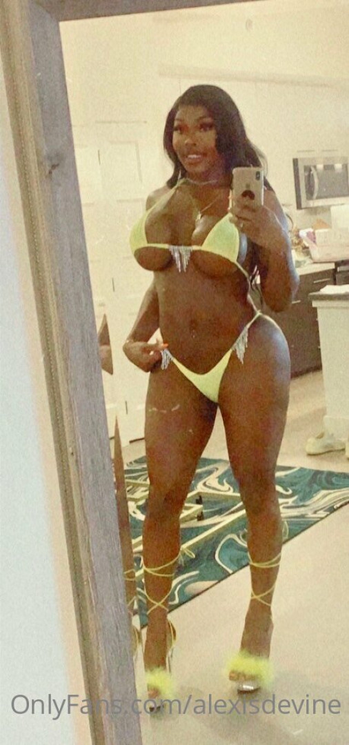 Photo by alexisdevine published on November 20,2023 01:57:37 - BestThots