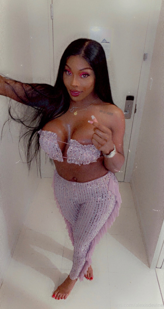 Photo by alexisdevine published on November 20,2023 01:58:15 - BestThots