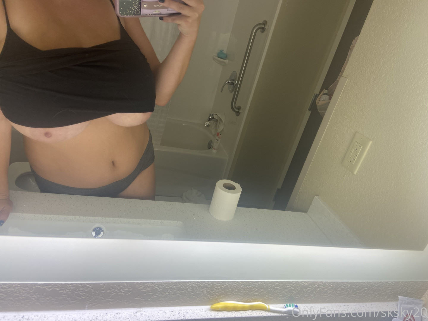 Photo by sksky20 published on June 5,2023 04:37:51 - BestThots